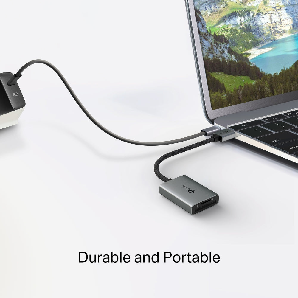 UA430 | USB 3.0 Type-A to SD & microSD 3.0 Card Reader